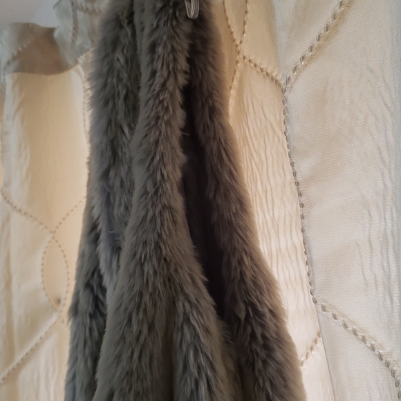 NWT Lemon Tart Jimena Tan M Faux Fur Vest - Picture 7 of 8